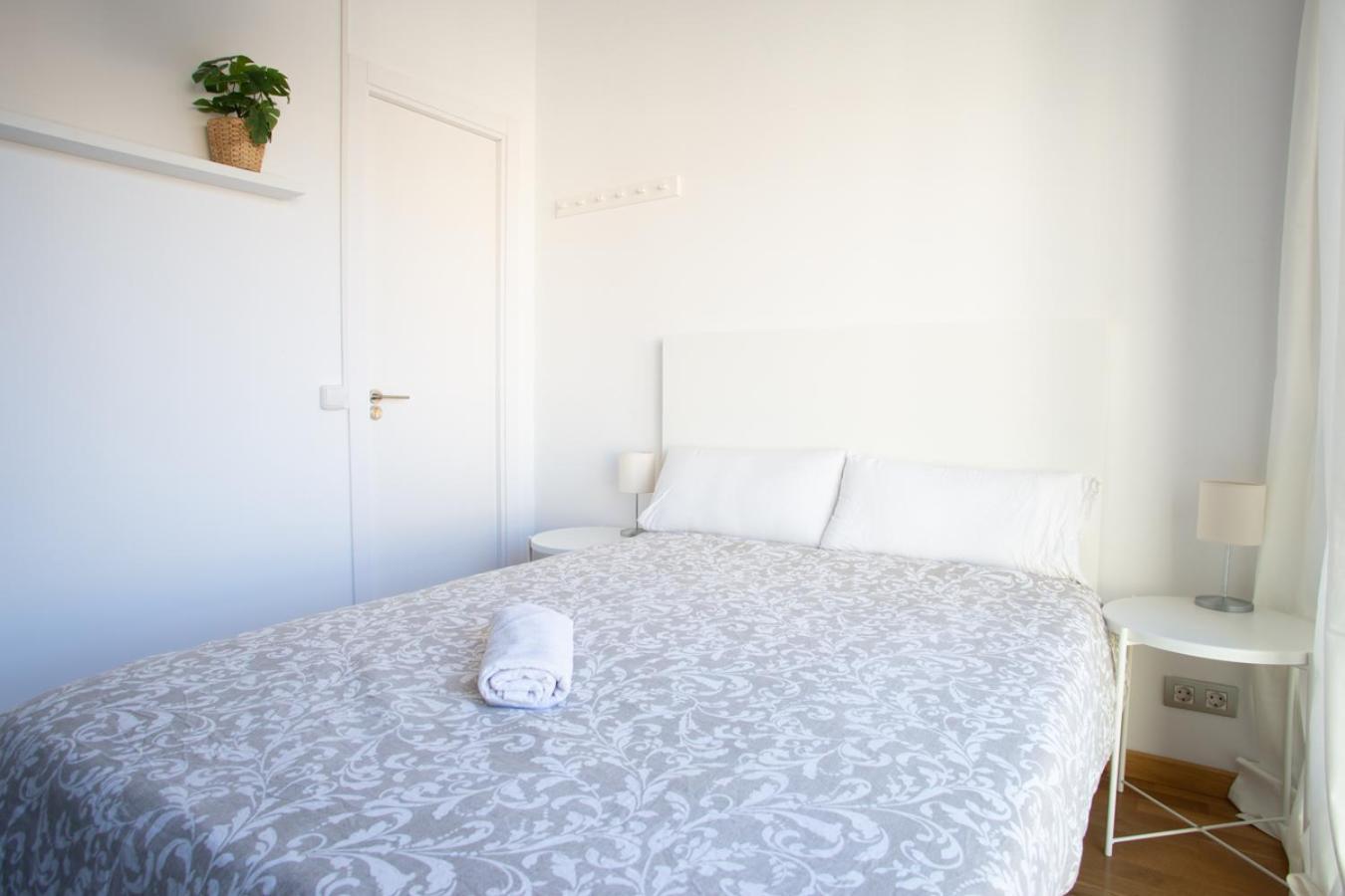 Private Rooms Near Las Ramblas Барселона Екстер'єр фото
